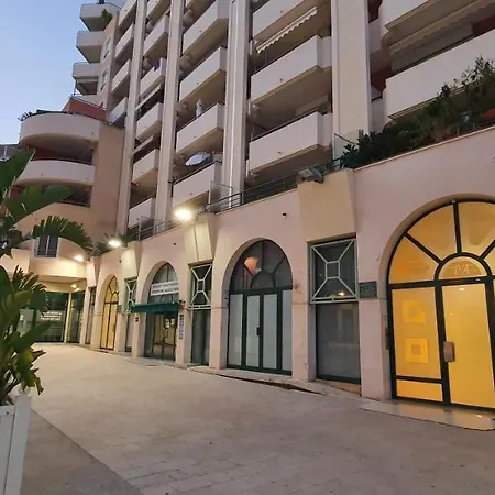 公寓 Lovely 1 Bedroom Vacation With Free Parking. 尼斯