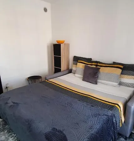 Lovely 1 Bedroom Vacation With Free Parking. Appartamento