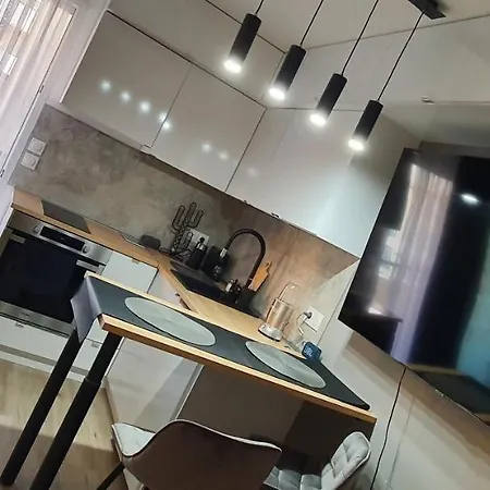 Lovely 1 Bedroom Vacation With Free Parking. 公寓