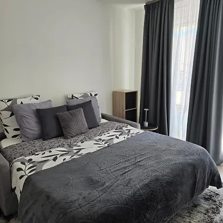 Lovely 1 Bedroom Vacation With Free Parking. Appartement