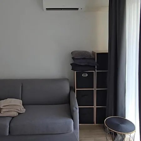 Lovely 1 Bedroom Vacation With Free Parking.