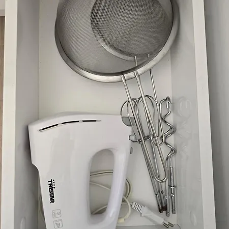 Lovely 1 Bedroom Vacation With Free Parking. 尼斯