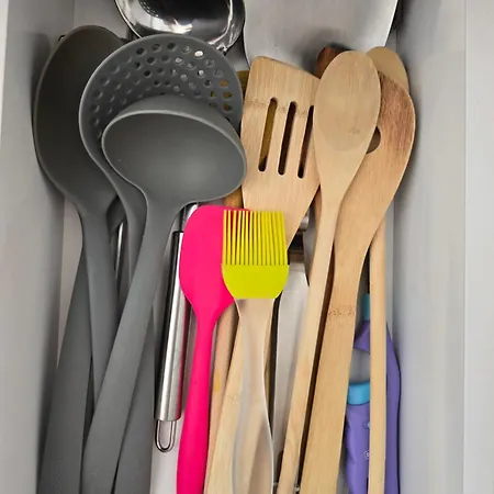 Lovely 1 Bedroom Vacation With Free Parking. 公寓 尼斯