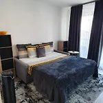 Lovely 1 Bedroom Vacation With Free Parking. Apartman Nizza